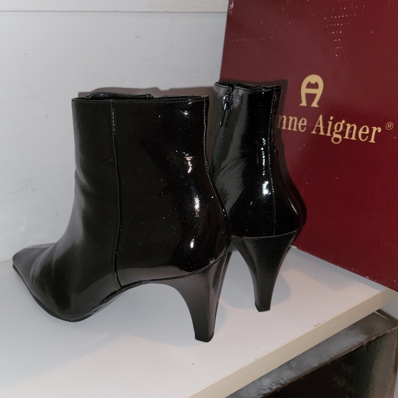 Etienne Aigner Booties - Picture 2 of 8